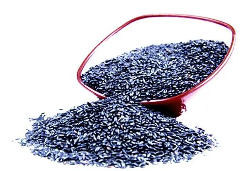 Light Snow: Warming Foods and Black Foods for the Cold